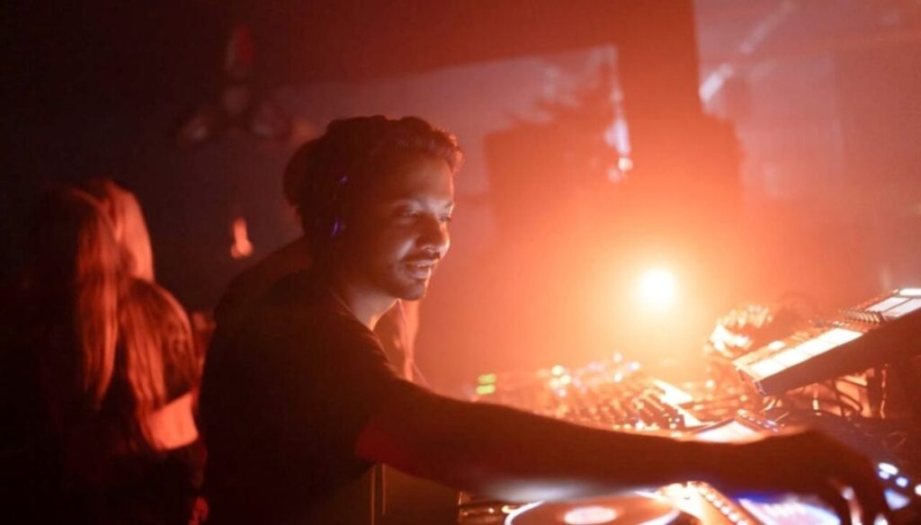 Experimental Sound Design Trends 2024: 7 Revolutionary Shifts You Can’t Ignore