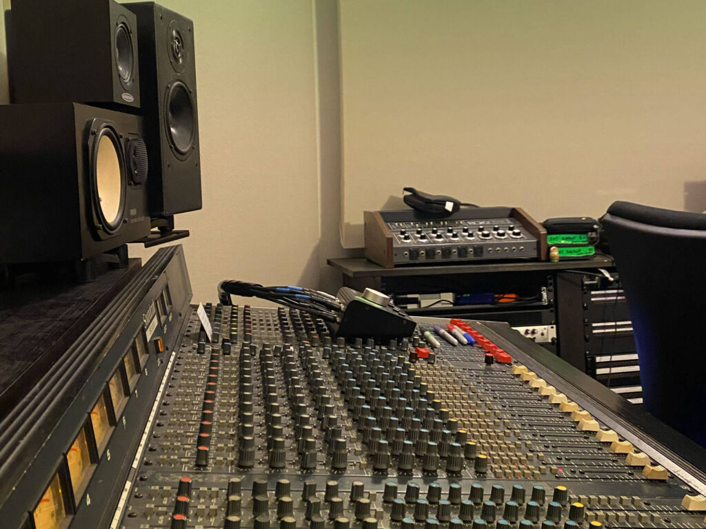 Hybrid Mixing Techniques Used in 2025: 7 Ultimate Power Secrets